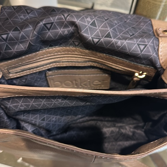 BOTKIER Clinton Medium Leather Crossbody Bag Chai - Picture 11 of 12